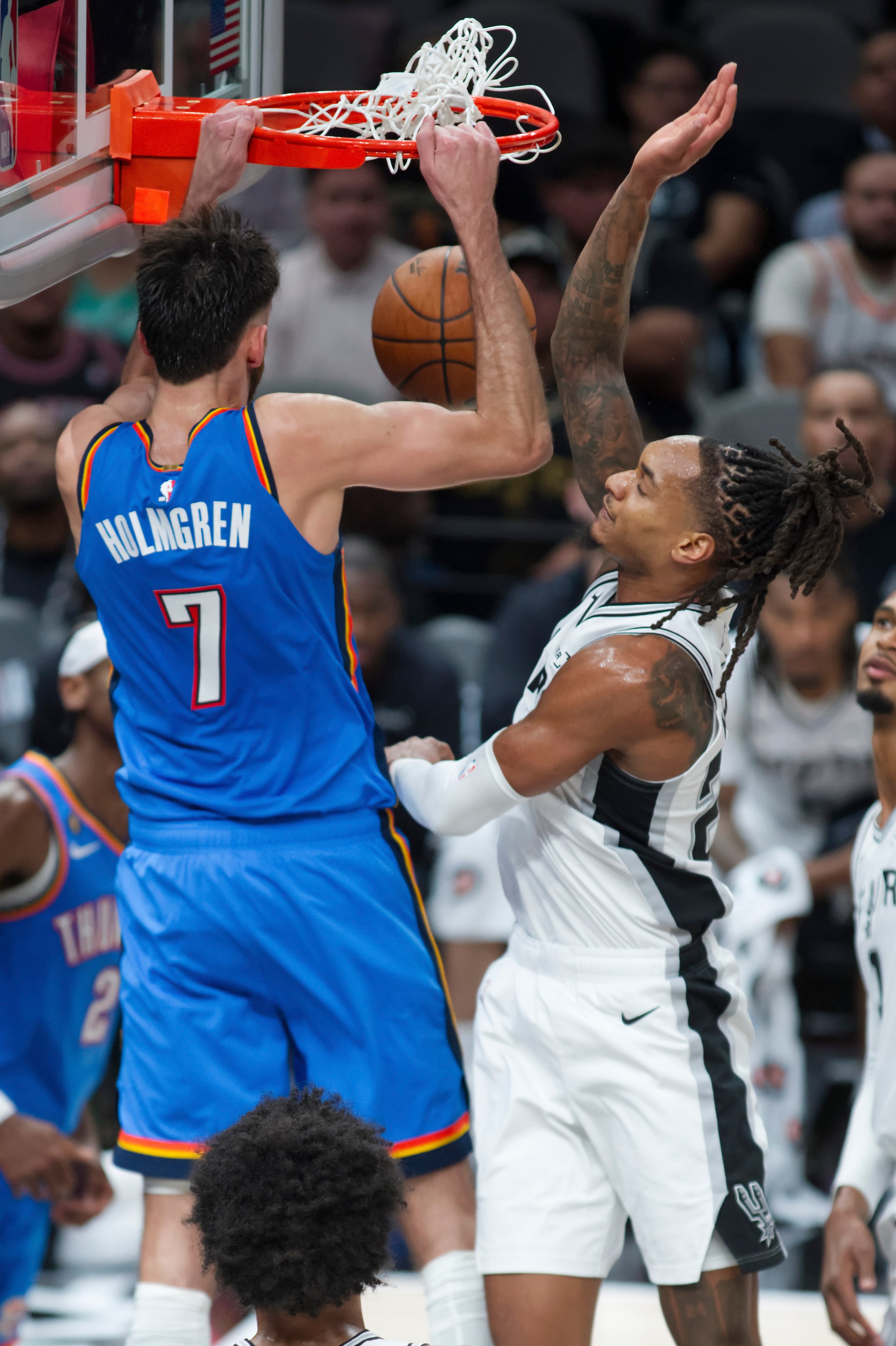 Gilgeous-Alexander, Thunder roll past Spurs 116-104 in first matchup since conference finals defeat