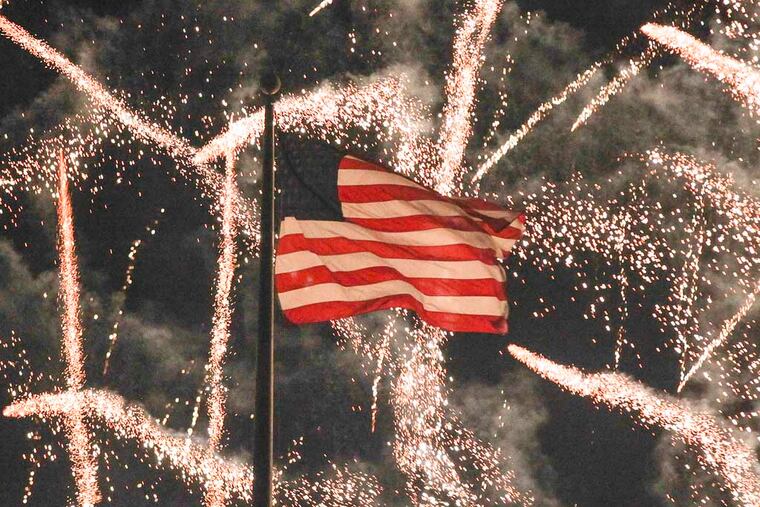 Fireworks over the Art Musuem during the Wawa Welcome America Jam on the Parkway, Friday, July 4, 2014. ( Steven M. Falk / Staff Photographer )