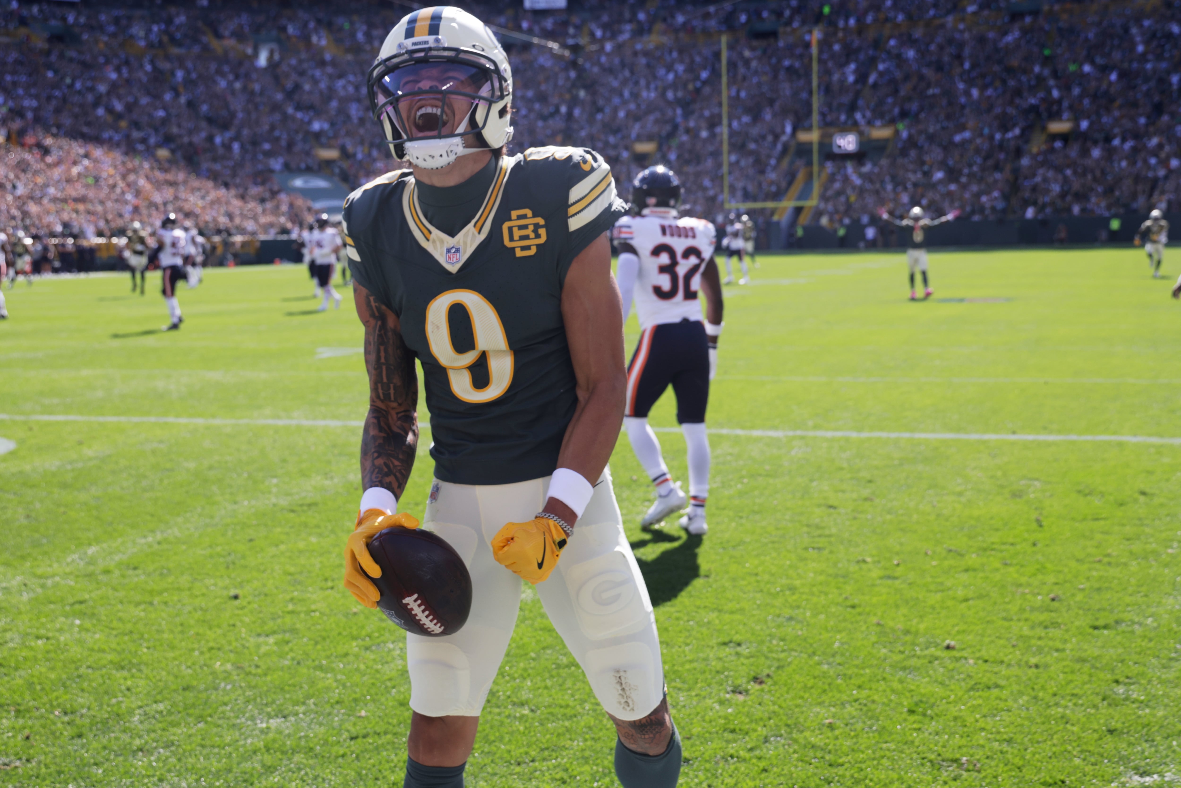 Love-Watson connection helps Packers take some revenge on Bears with a 31-7 rout