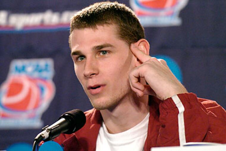 Pat Carroll was a key player on the St. Joe's team that completed a perfect regular season in 2003-04. (Jerry Lodriguss/Staff file photo)