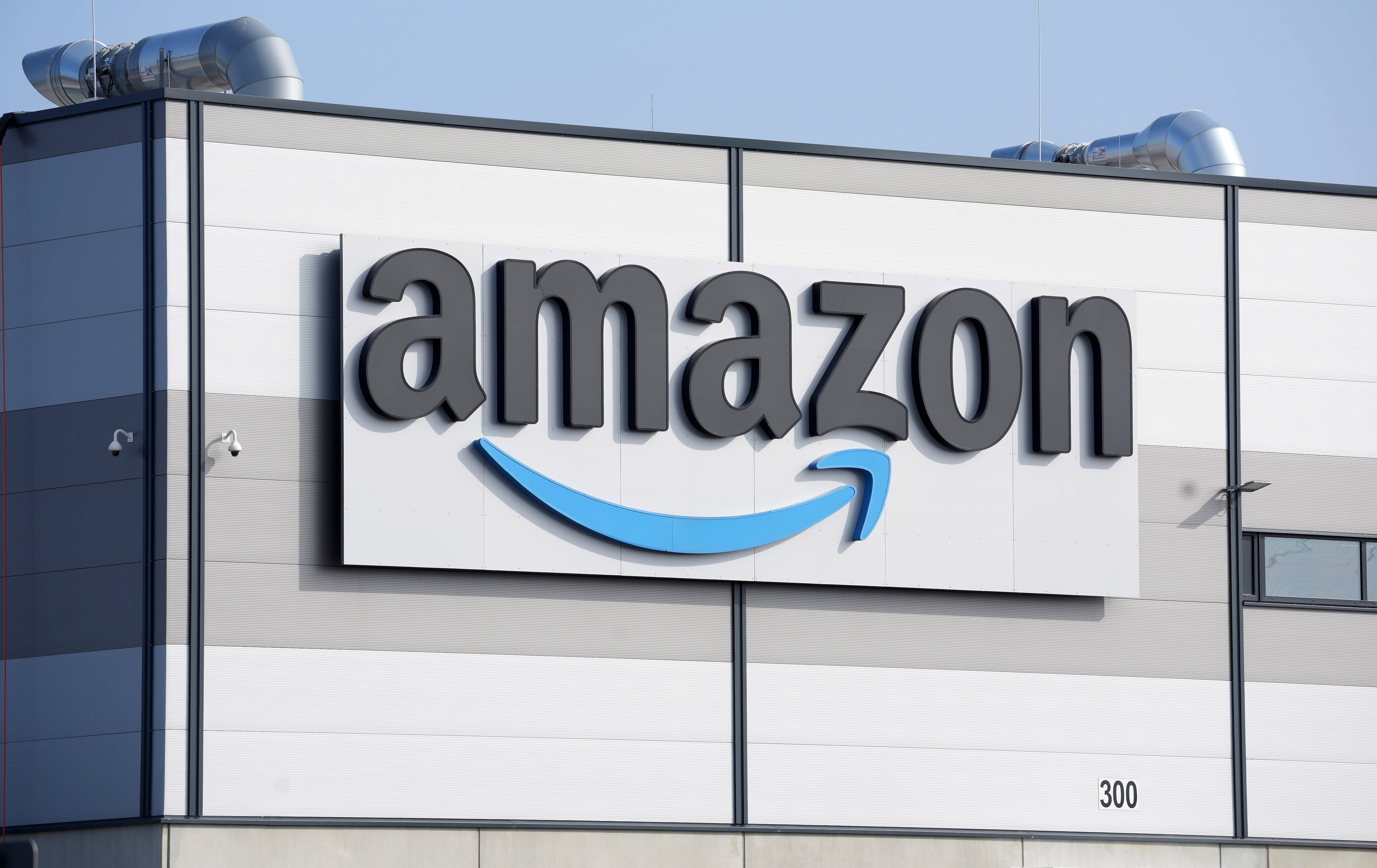 Amazon increases starting hourly wage for full-time operations employees by $1 to $20
