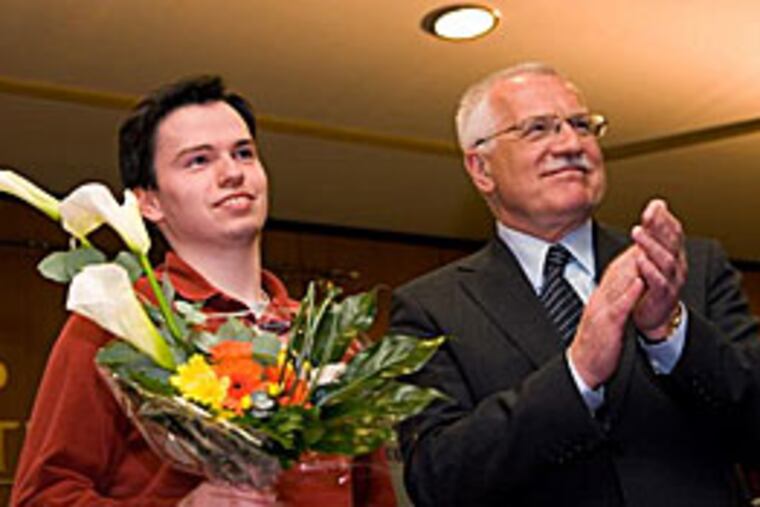 Thomas Snyder, left, with Vaclav Klaus, the president of the Czech Republic, after Snyder won the World Sudoku Championship.