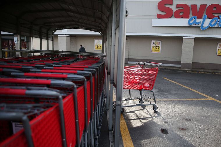 A Save-A-Lot store on Aramingo Avenue, one of about three dozen in the region. DAVID MAIALETTI / File Photograph