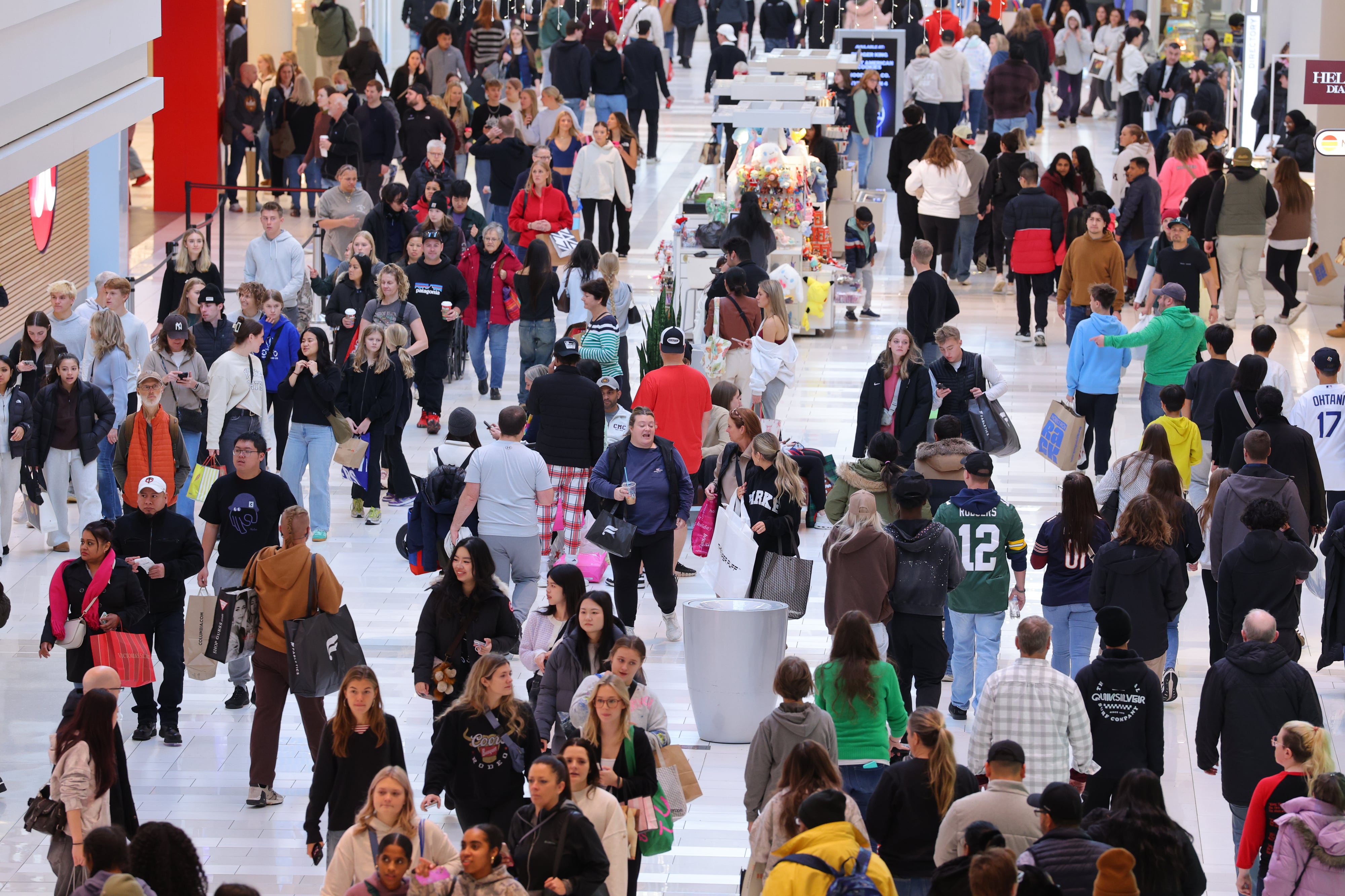 U.S. retail trade group forecasts healthy holiday sales, in part due to inflation