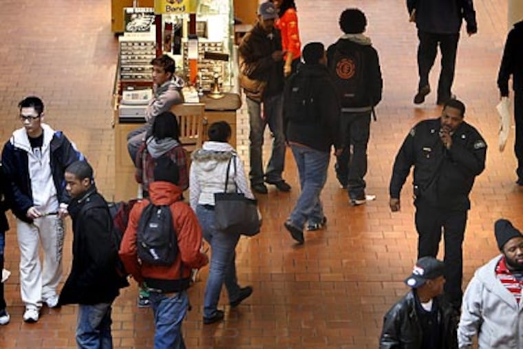 Urban-development experts say that some elements of the Gallery’s design - such as subterranean entrances - turn off some potential customers. (David Maialetti/Staff Photographer)