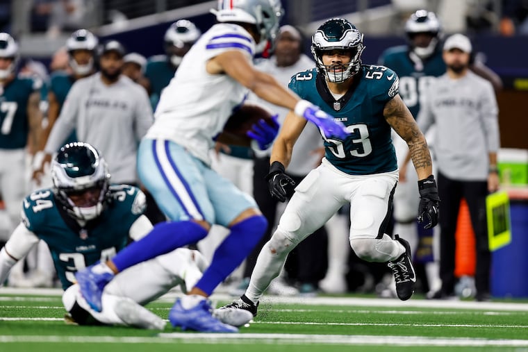 Eagles linebacker Zack Baun keeps an eye out during the rout of the Dallas Cowboys on Sunday.