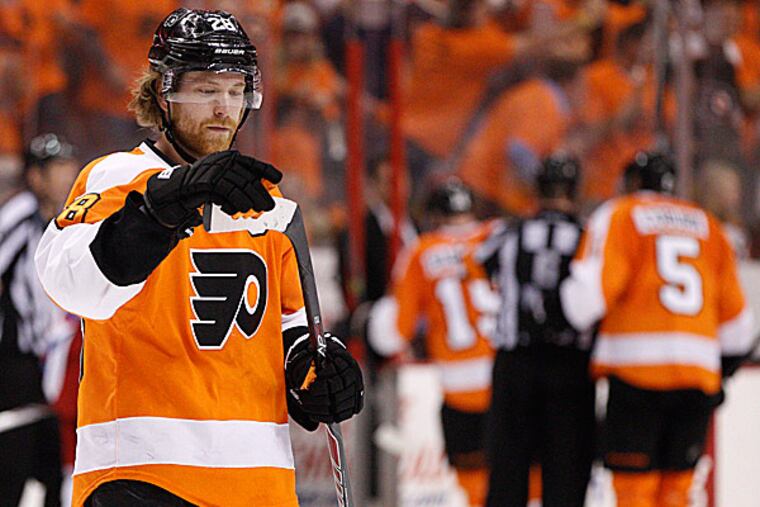 Flyers captain Claude Giroux. (Chris Szagola/AP)
