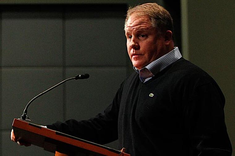 Chip Kelly talked about how much he liked his new defensive coordinator when they first interviewed, nearly 2 weeks before Billy Davis' hiring last week. (David Maialetti/Staff Photographer)