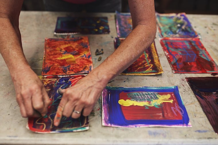 Fleisher Art Memorial in Bella Vista offers a range of online classes and workshops for art lovers and developing artists.