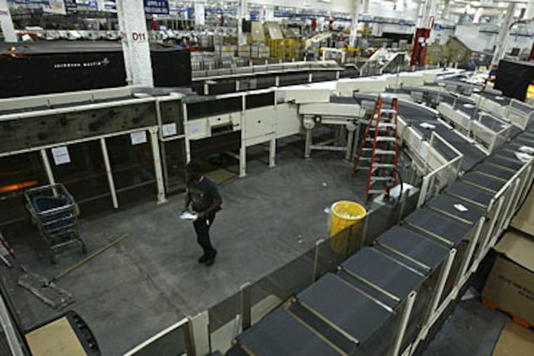 The Postal Service's high-tech $300 million processing center opened in 2006. ( Alejandro A. Alvarez / File photo )
