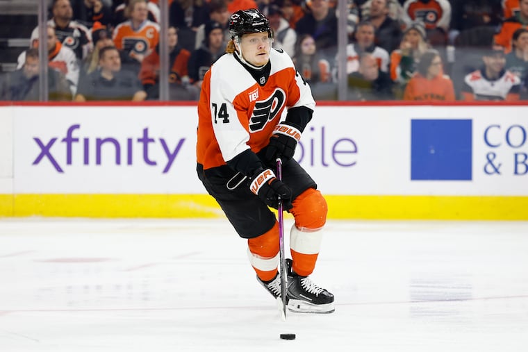 Owen Tippett scored a hat trick to guide the Flyers to a 5-3 win over the Detroit Red Wings on Saturday.