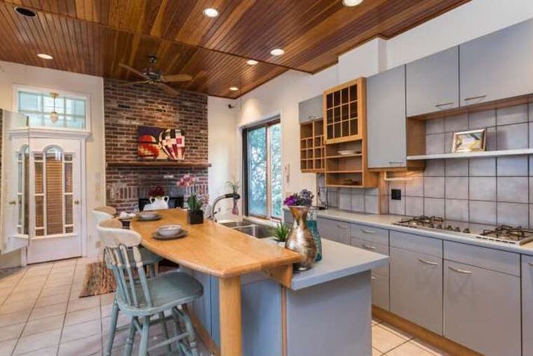 The property consists of two lots: one at 796 South Front Street and the other at 794. Renovations included the installation of an English garden, which wraps around the house into the 794 lot.