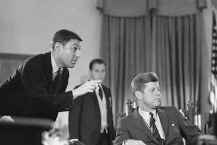 Don Hewitt with President John F. Kennedy in December 1962.In 1960, Hewitt produced the first Kennedy-Nixon debate.