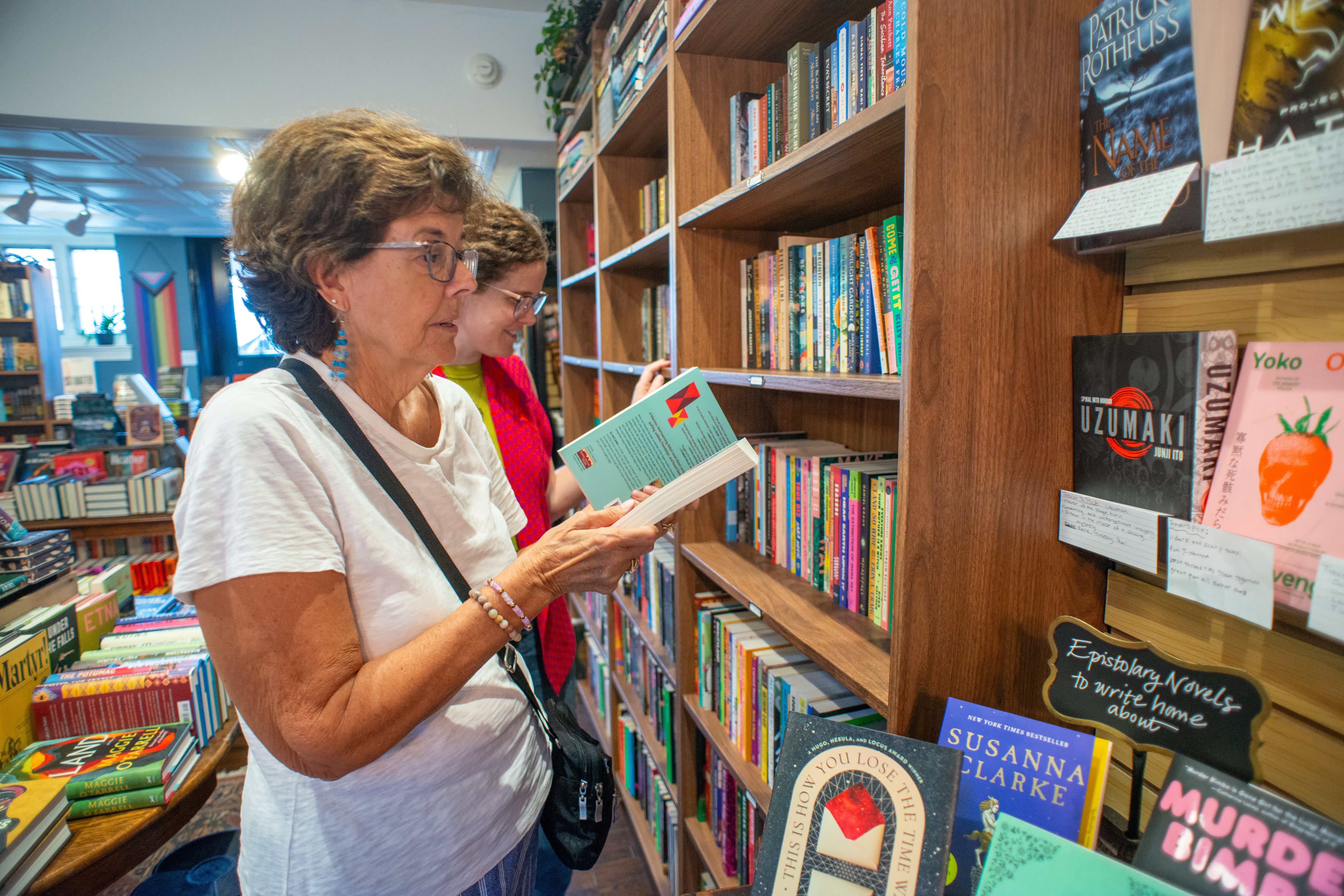 Bookstores are so back in the Philly area. Booksellers say it’s a backlash to all that doomscrolling.
