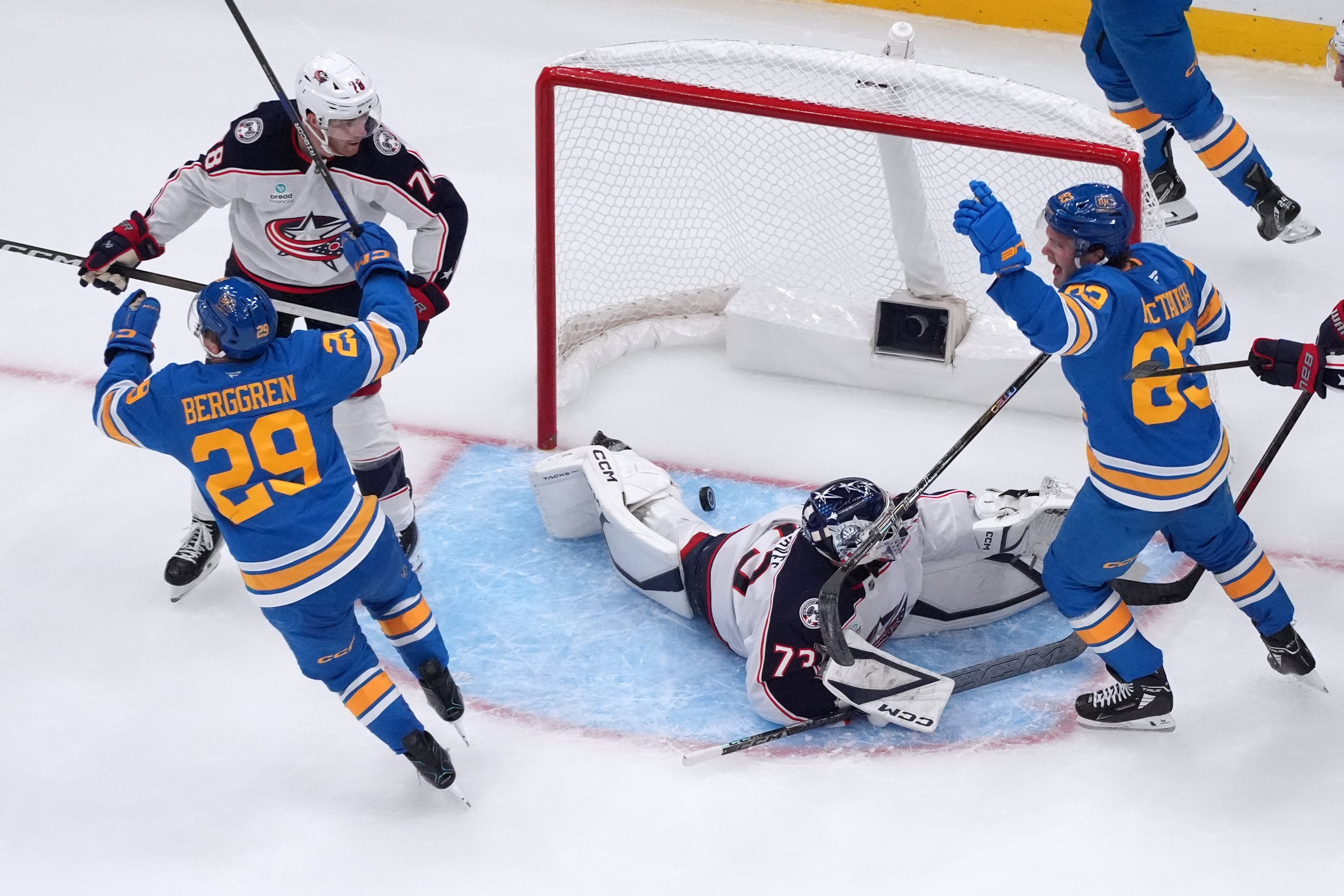 Snuggerud, Holloway lift Blues to 5-3 victory over Blue Jackets