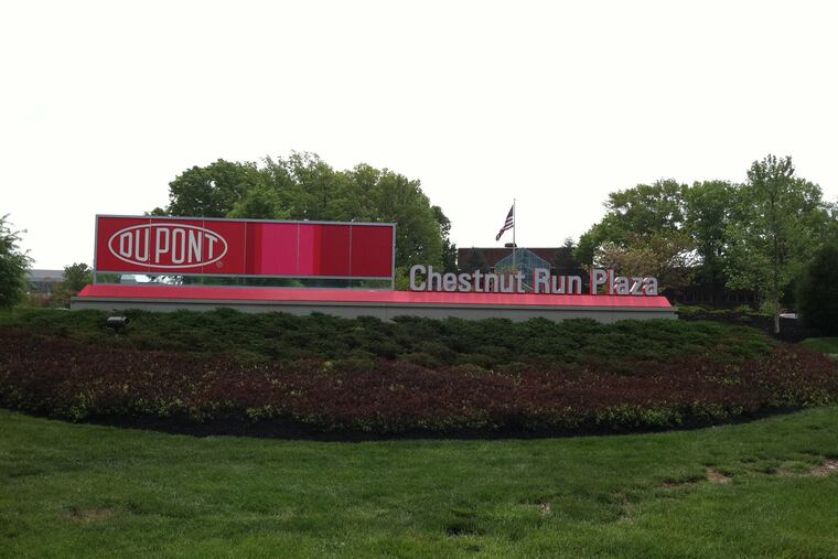 DuPont Co. and Dow Chemical Co., whose merger is set to close in August, have hired a consultant to examine their current corporate spinoff plans.