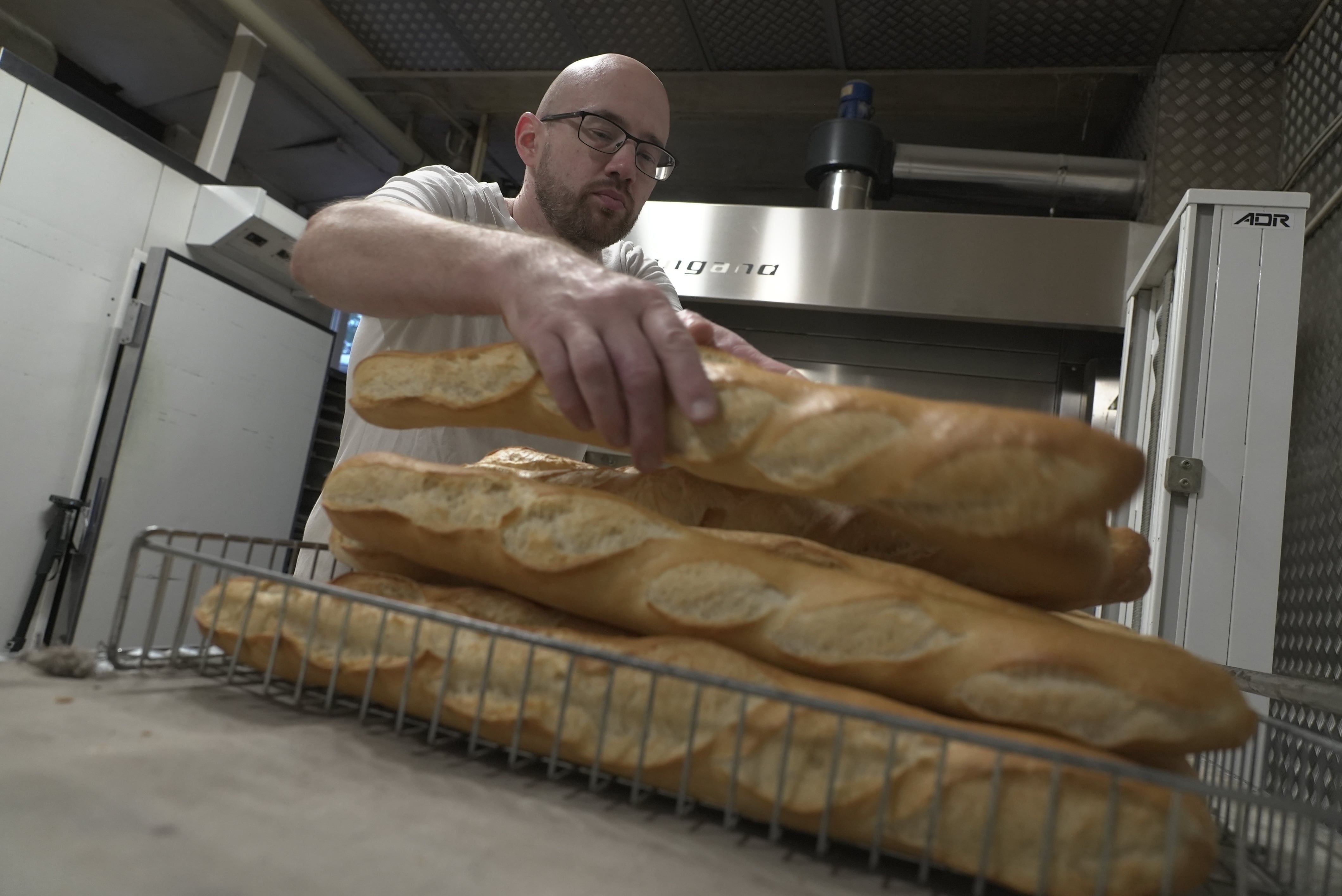 Crunch time: Fuel price spike squeezes French baguette bakers as heating oil costs soar