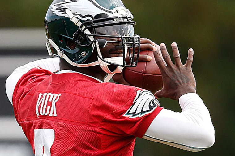 Eagles quarterback Michael Vick. (David Maialetti/Staff Photographer)