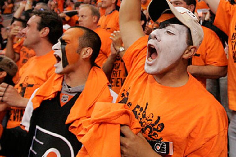 Flyers fans erupted when Claude Giroux scored the game-winning goal. (Michael Bryant/Staff file photo)