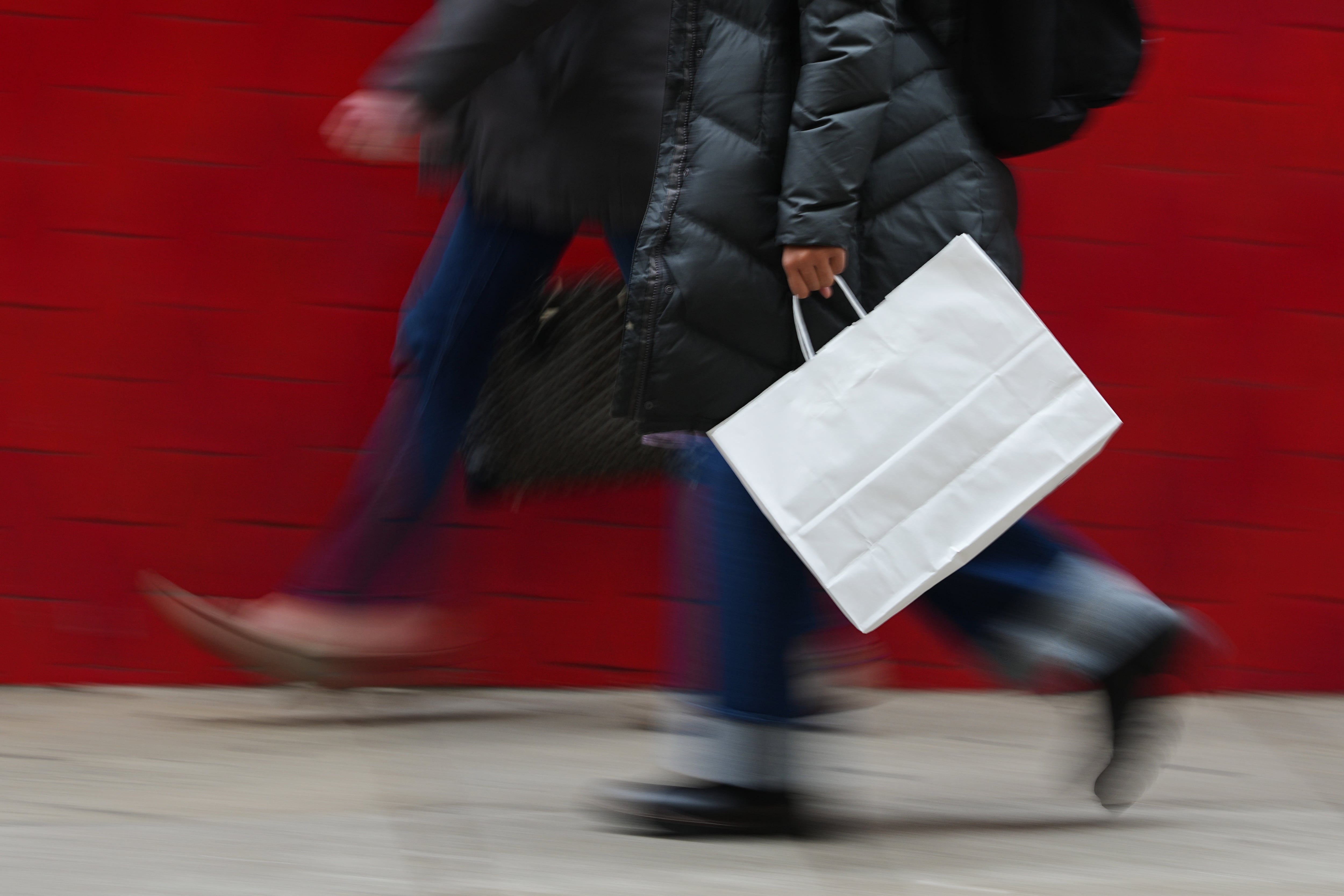 US retail sales slump unexpectedly and sharply after a summer tax-refund boost fades