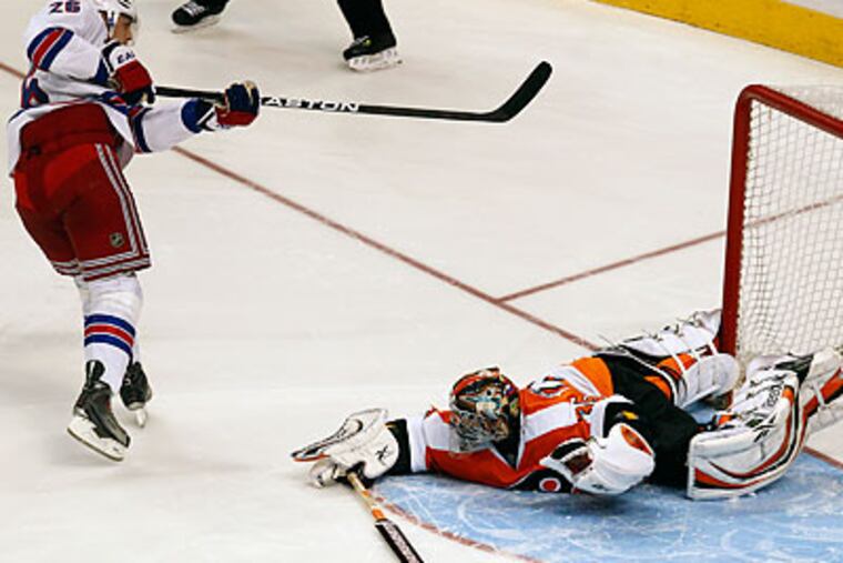 "I don't think we've done a good job closing out games," Flyers winger Scott Hartnell said. (Ron Cortes/Staff Photographer)