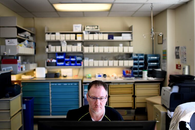 SAN FRANCISCO, CALIFORNIA MARCH 13, 2019-Nurse Edward Jacobs works at Ward 86, an outpatient HIV clinic, at San Francisco General Hospital. (Wally Skalij/Los Angeles Times)