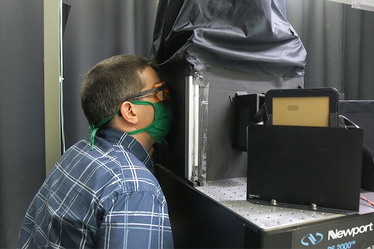 Martin Fischer developed a simple, low-cost technique to visualize the effect of face masks on droplet emissions during normal wear.