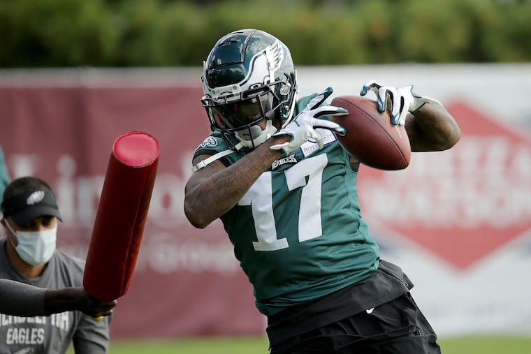 Eagles wide receiver Alshon Jeffery makes a catch at practice on Wednesday. He returned from a foot injury.