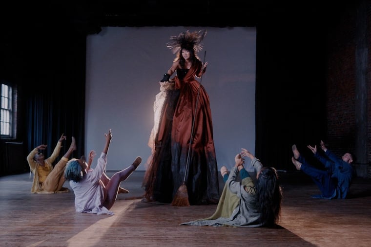 From TakTakShoo by composer Rene Orth, librettist Kanika Ambrose and director Jeffrey Page, starring mezzo soprano Kristen Choi.