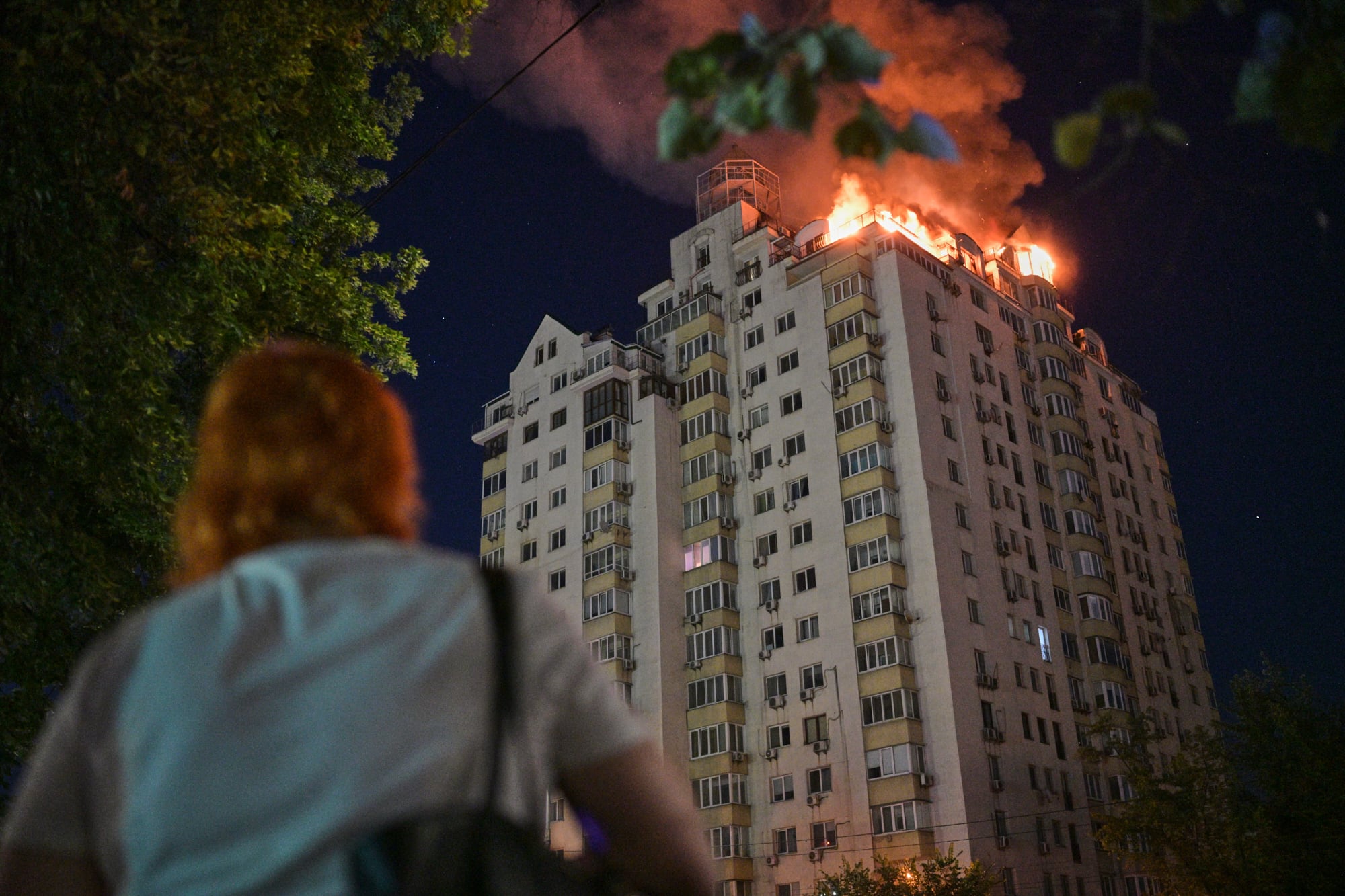 Russia Launches Major Missile and Drone Strike on Kyiv; Hours of Explosions Reported