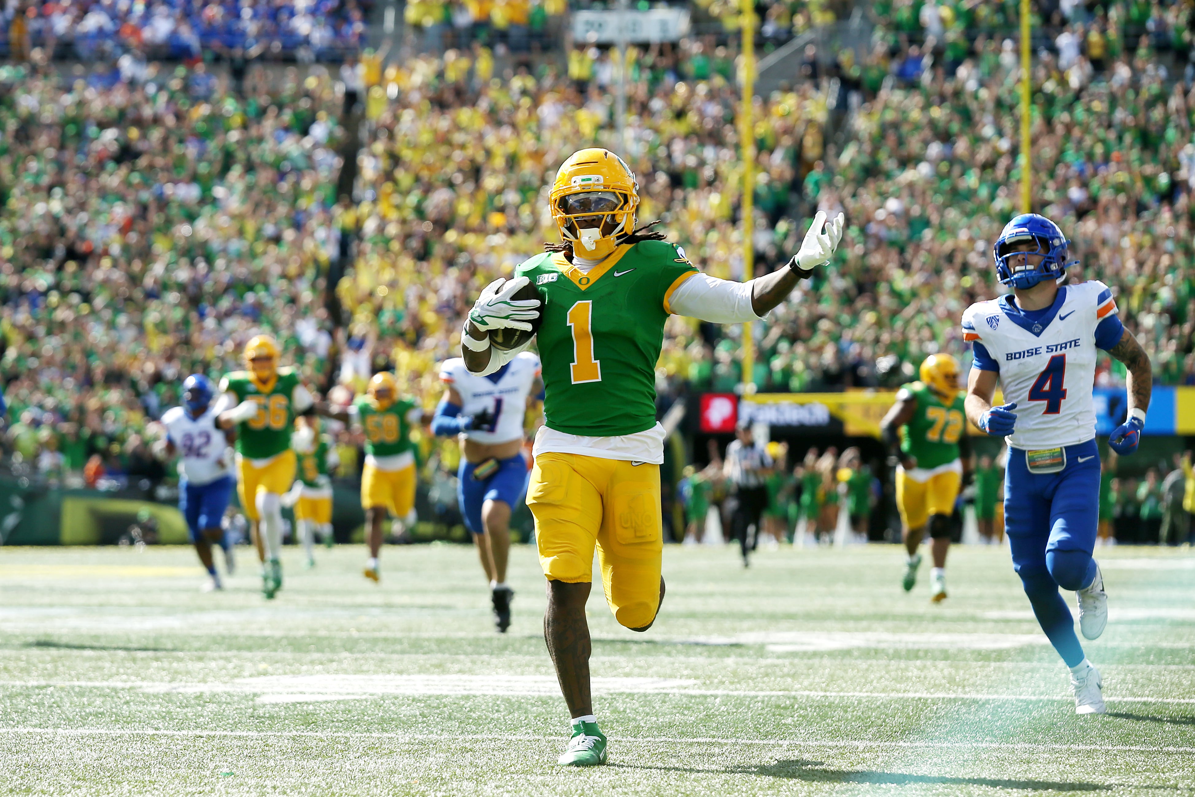 Oregon-Boise State Game Offers Rare Competitive Test as Week 1 Blowouts Dominate