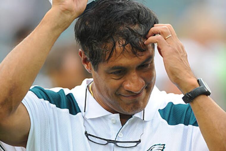 The Eagles have fired defensive coordinator Juan Castillo. (Clem Murray/Staff file photo)