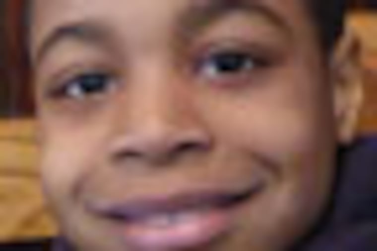 Justin says that what he likes most about himself is the way he acts, the way he reads, and the way he is nice to others. Always on the go, the seven-year-old is involved in many activities, including singing, playing video games and watching cartoons. He is also fond of sports, especially basketball and bowling.