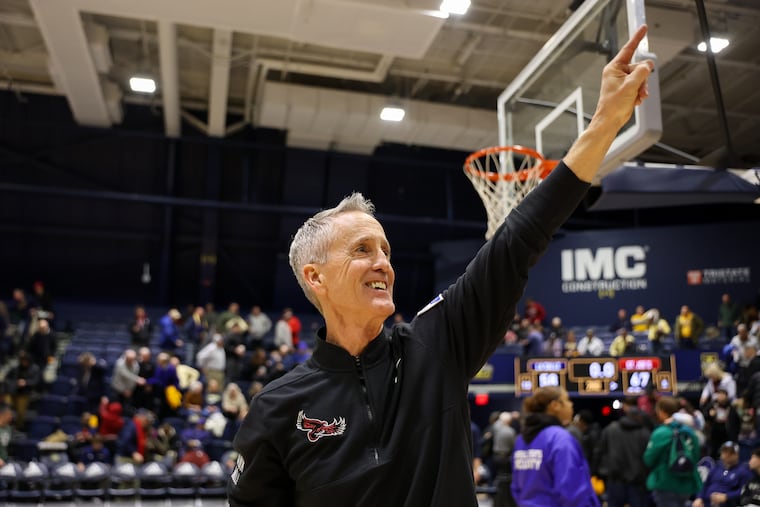 In his first year at the helm at St. Joe's, Steve Donahue was named Atlantic 10 coach of the year.