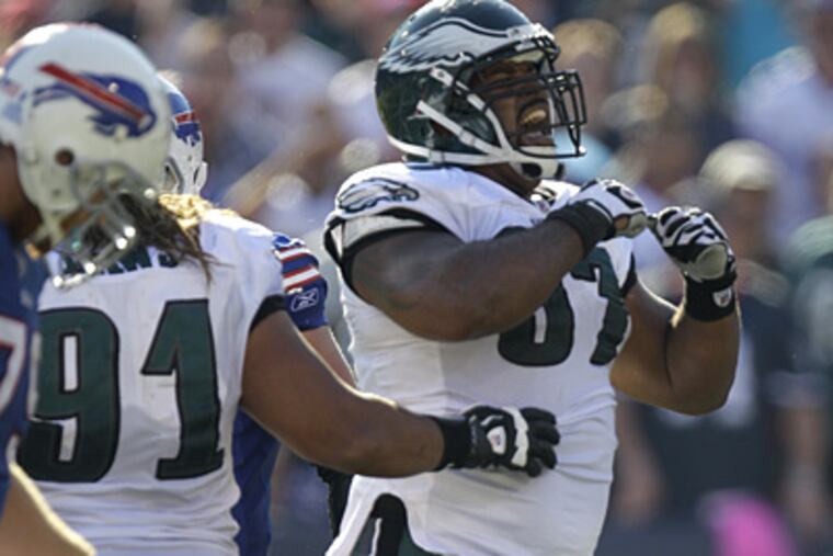 For Cullen Jenkins and the Eagles, making plays is the focus. (AP Photo/David Duprey)