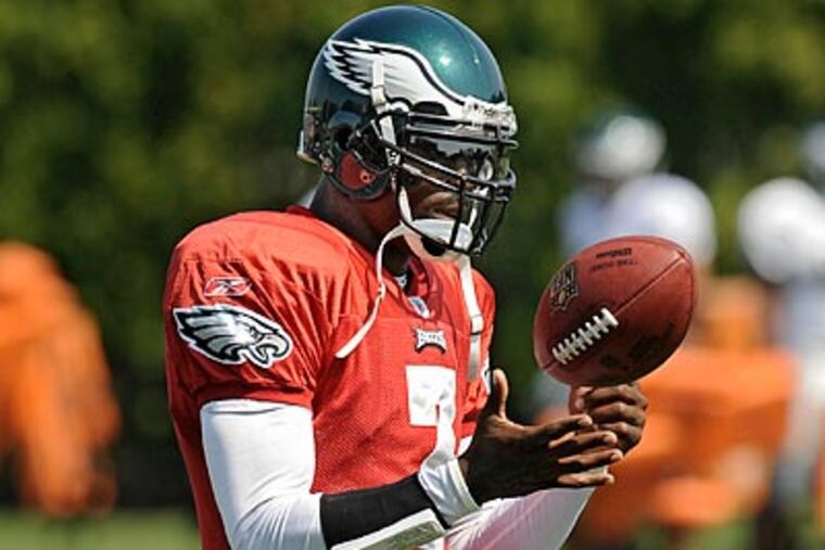 Michael Vick will make his second start Sunday, his first since being named starting quarterback for the season. (Clem Murray/Staff Photographer)