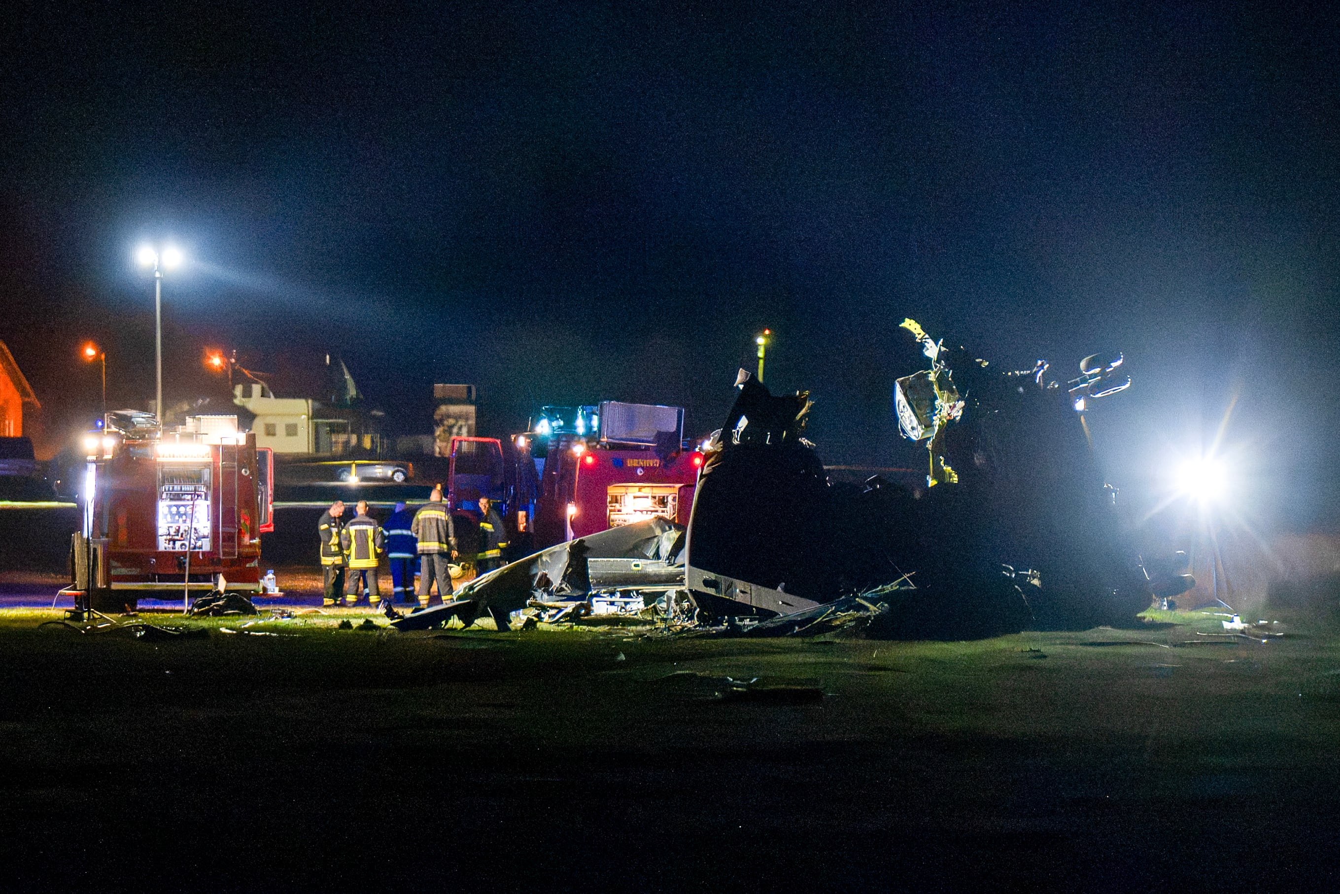 A helicopter with the EU force in Bosnia crashes, killing 4 people and injuring 11