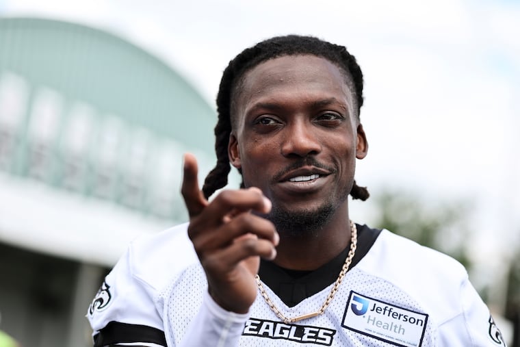 Eagles cornerback Riq Woolen got to meet one of his heroes at training camp earlier this week.