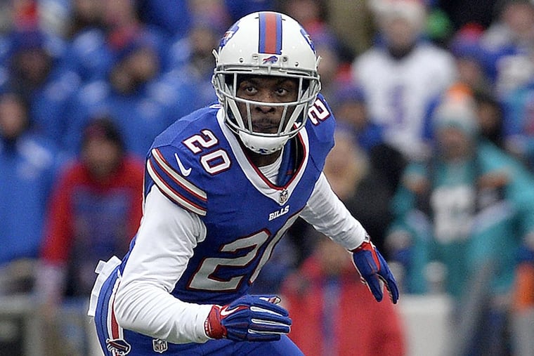 Corey Graham (20) defends during the first half of an NFL football game Saturday, Dec. 24, 2016, in Orchard Park, N.Y.