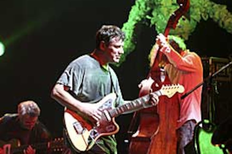 Auktyon is a Russian-flavored art-rock combo, featuring guitarist Marc Ribot, organist John Medeski and trumpeter Frank London.