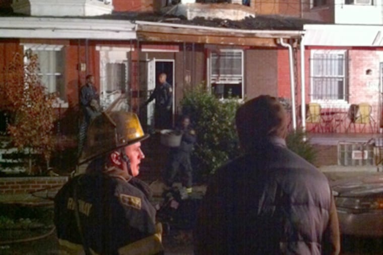 A second-story fire killed a 63-year-old woman in West Philadelphia on Monday. (Bob Moran / Staff)