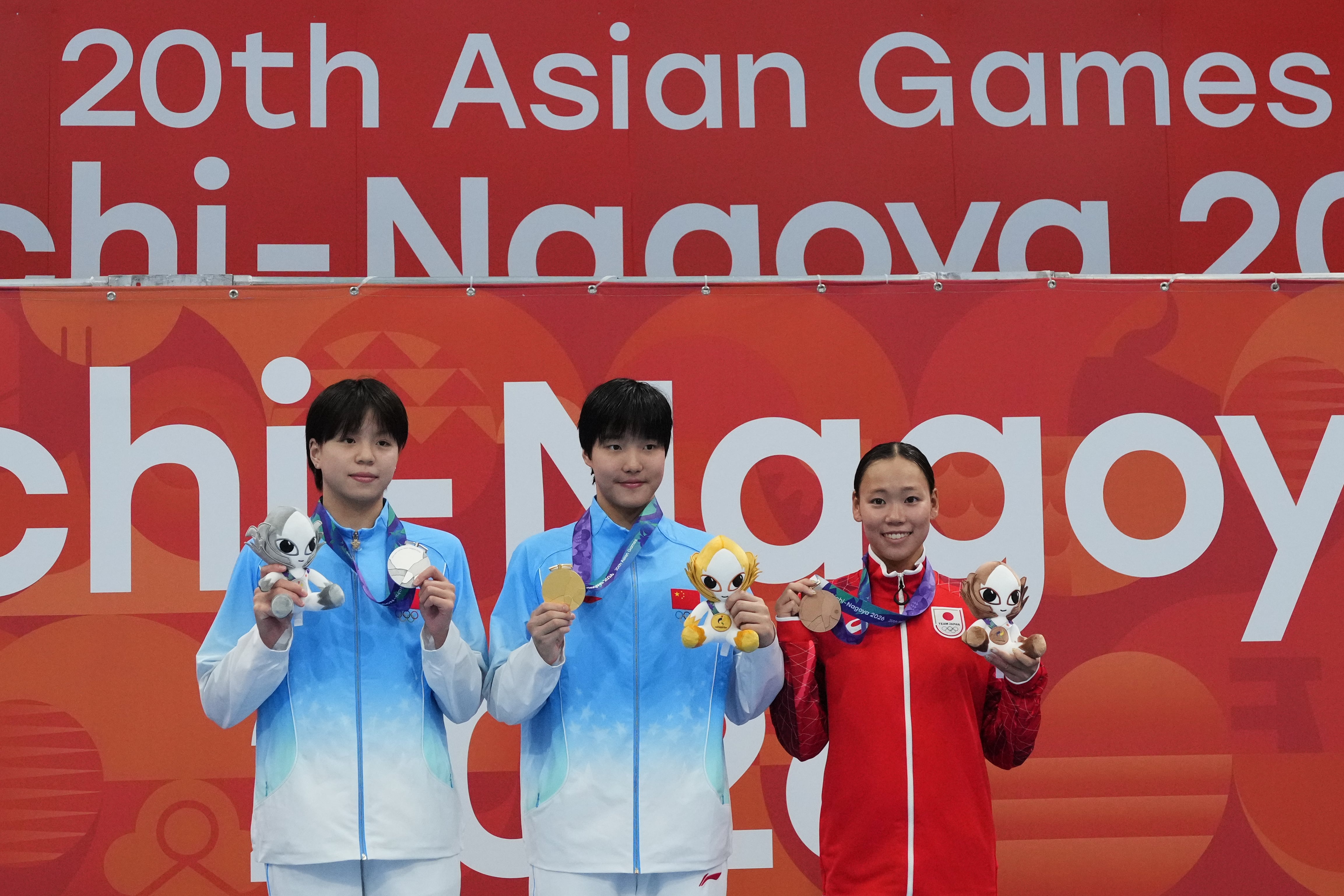 Chinese 13-year-old Yu Zidi starts quickly in the pool at the Asian Games