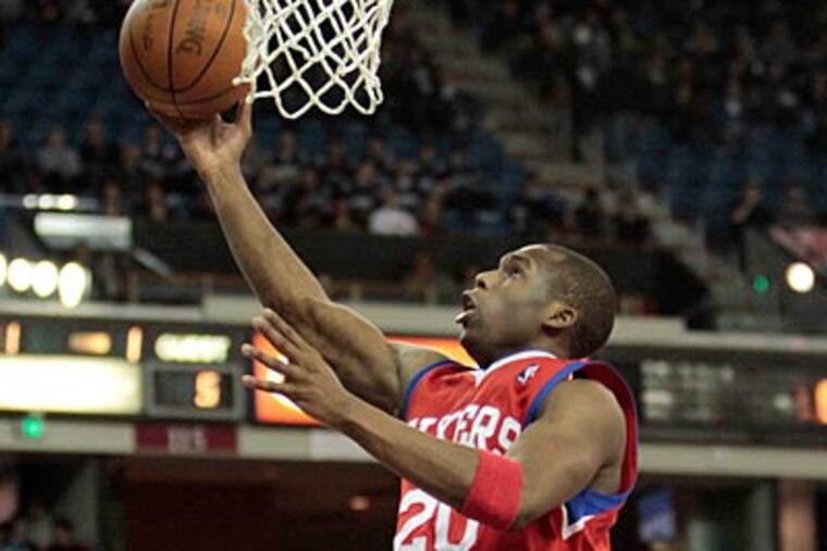 Sixers guard Jodie Meeks goes up for a layup against the Kings on Friday night. (AP Photo)