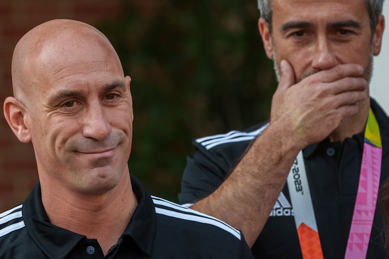 Spanish soccer federation president Luis Rubiales (left) with women's national team manager Jorge Vilda.