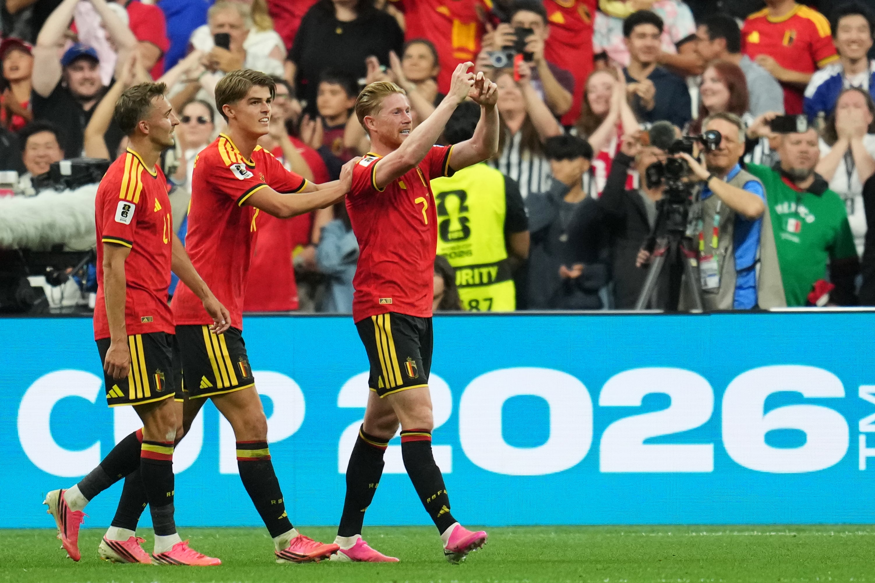 Trossard, De Bruyne score and Belgium defeat New Zealand 5-1 to advance at the World Cup