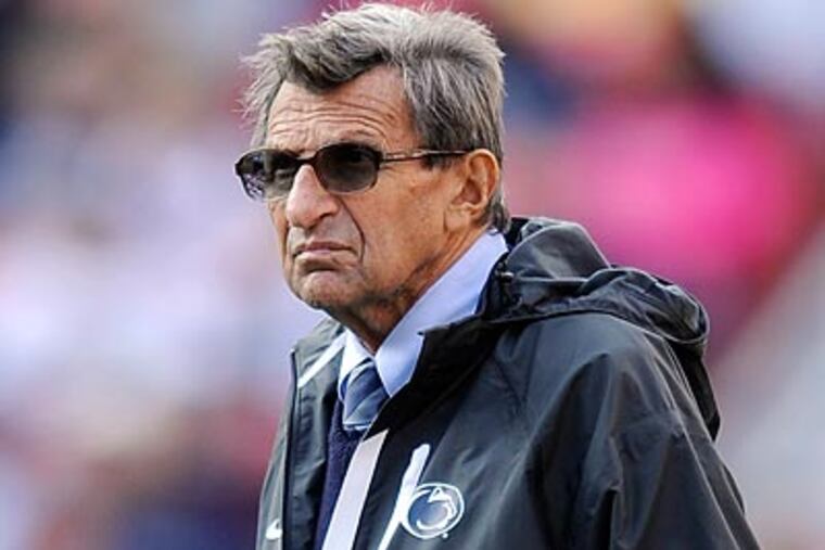 Joe Paterno is not afraid to tell his players to put away their iPods and other gadgets. (Nick Wass/AP file photo)