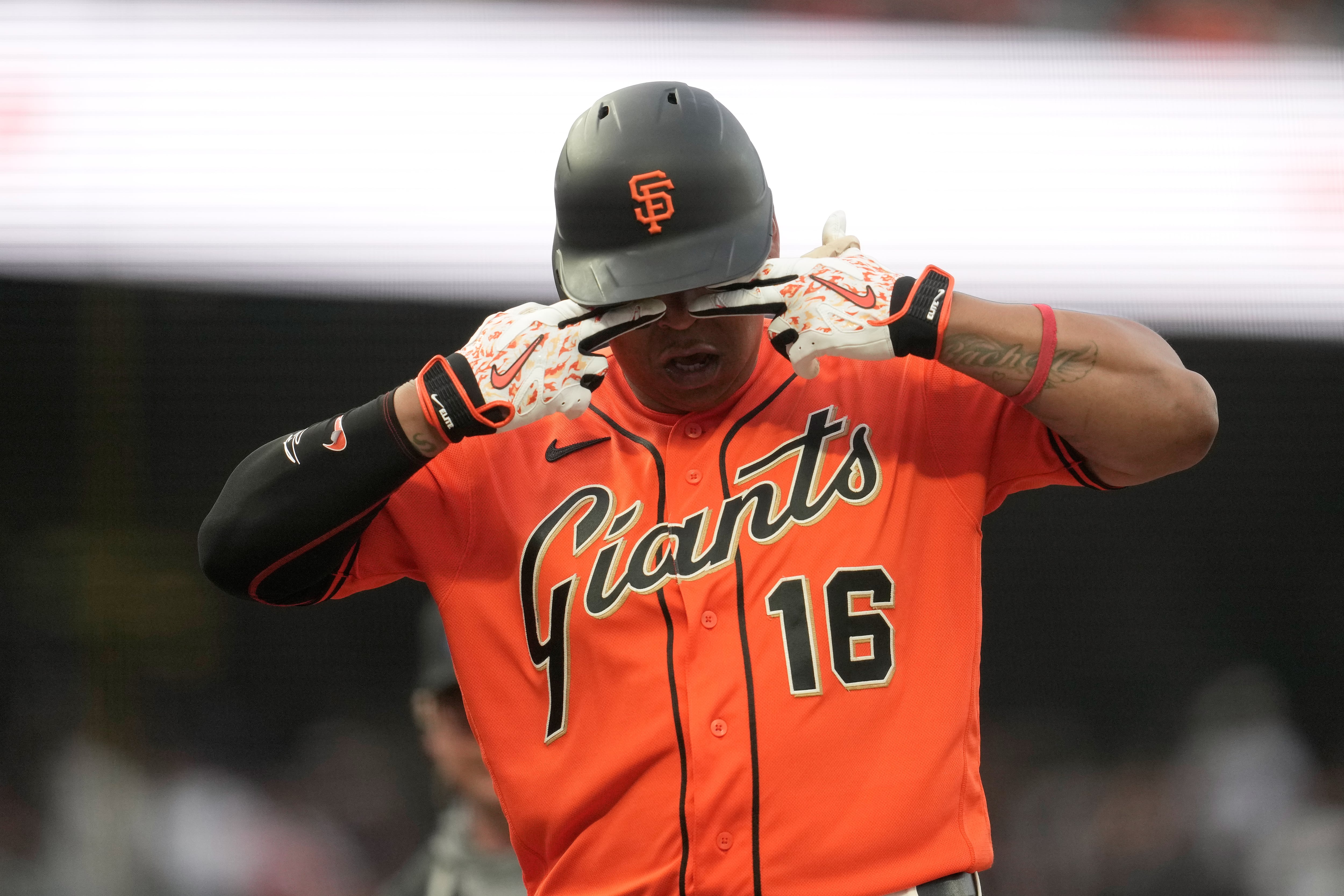 Karros' 2-run single in the ninth helps Rockies rally past Giants 4-3