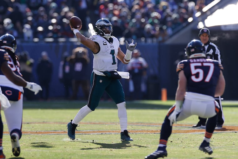 Eagles quarterback Jalen Hurts throws the football in the second quarter against the Chicago Bears on Sunday, December 18, 2022 in Chicago.