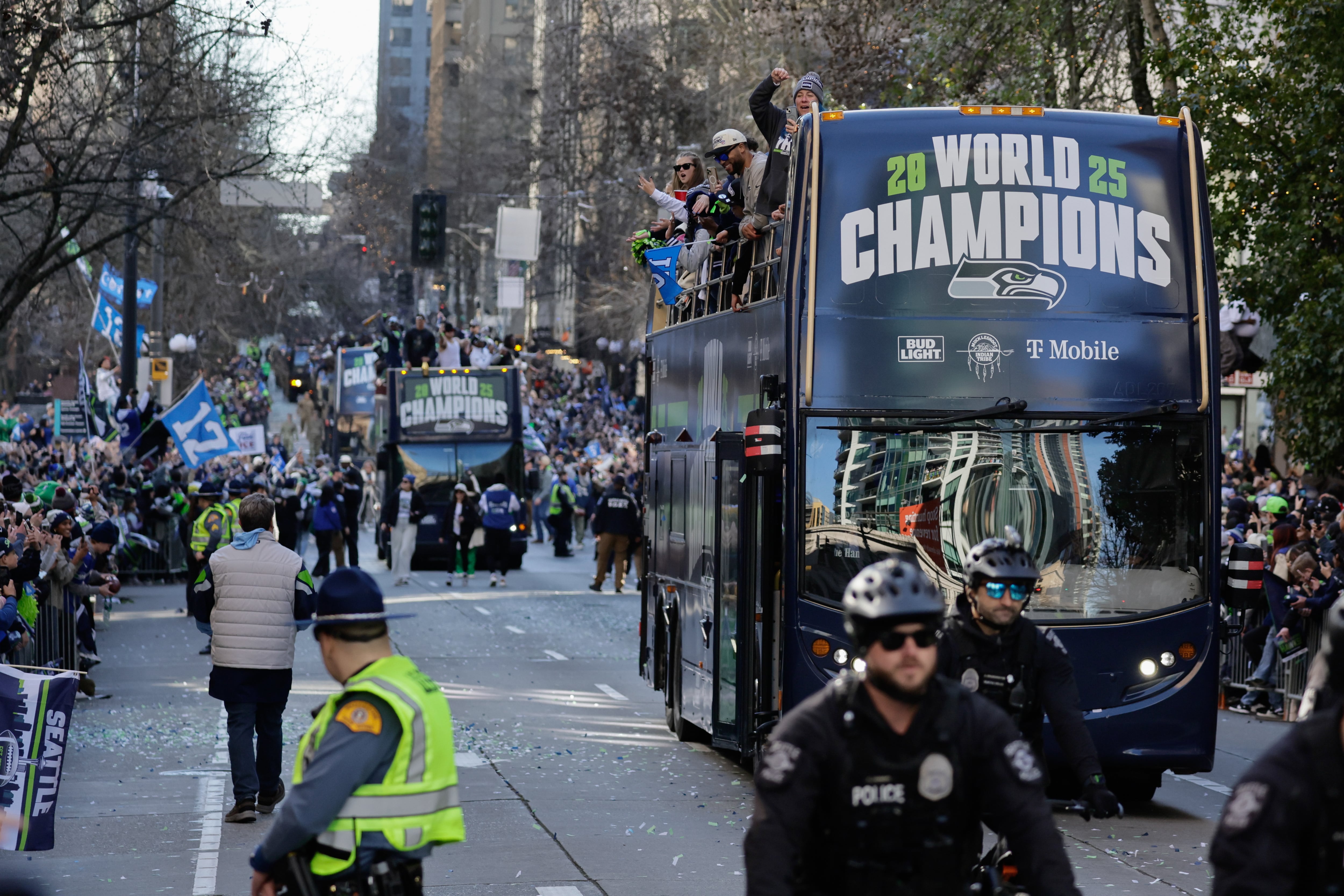 Khosla Family Secures Agreement to Buy Super Bowl-Champion Seahawks for $9.6 Billion
