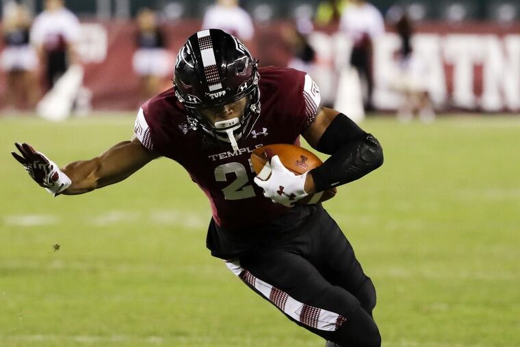 Temple wide receiver Marshall Ellick runs with the football against Navy on Thursday, November 2, 2017 in Philadelphia. YONG KIM / Staff Photographer